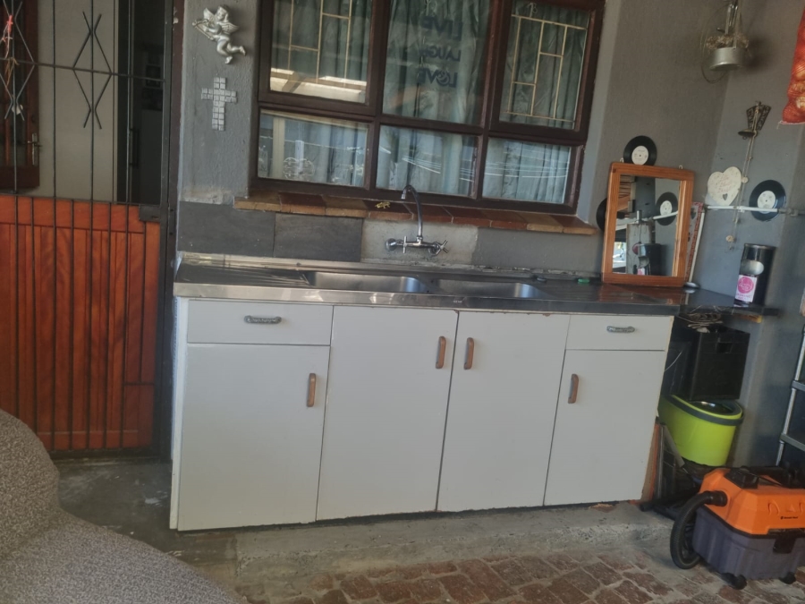 4 Bedroom Property for Sale in Windsor Park Western Cape